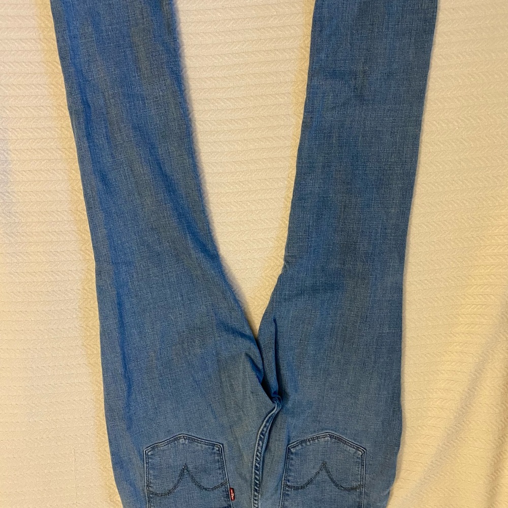 Levi Strauss Mid Rise Skinny Jeans